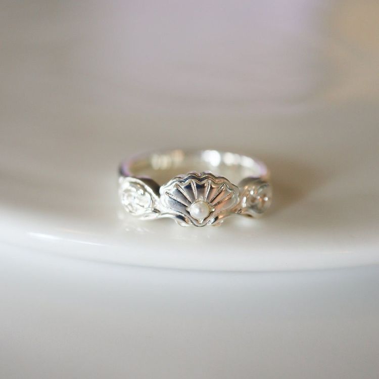 Silver Pearl Shell Ring