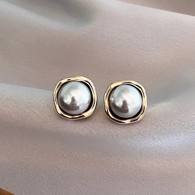 Classic Pearl Stud
