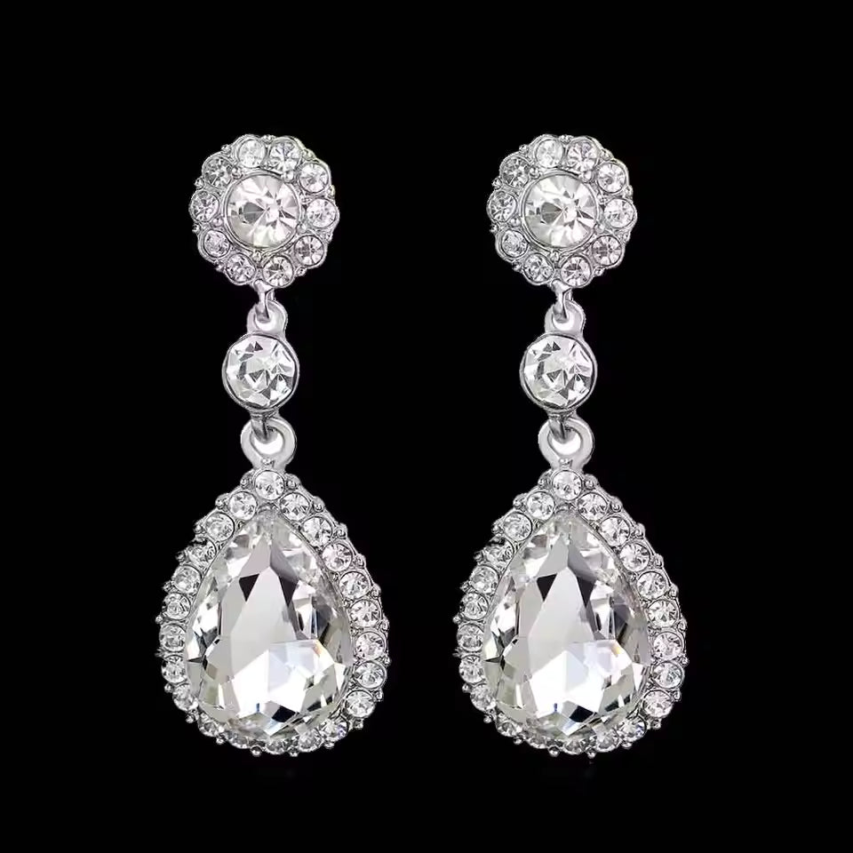 Elegant Crystal Teardrop