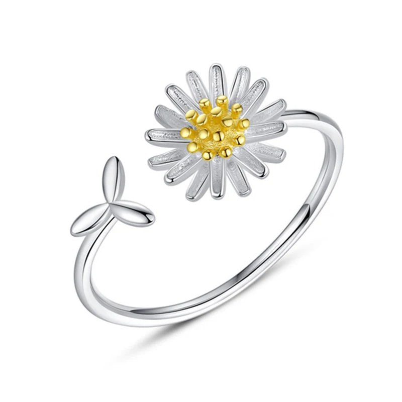 Elegant Daisy Flower Ring