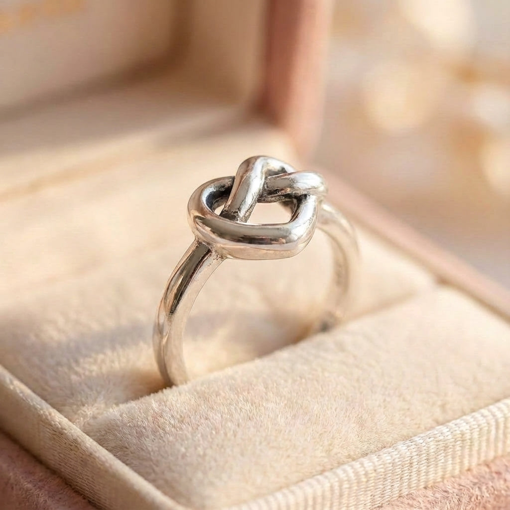 Elegant Knot Heart Ring