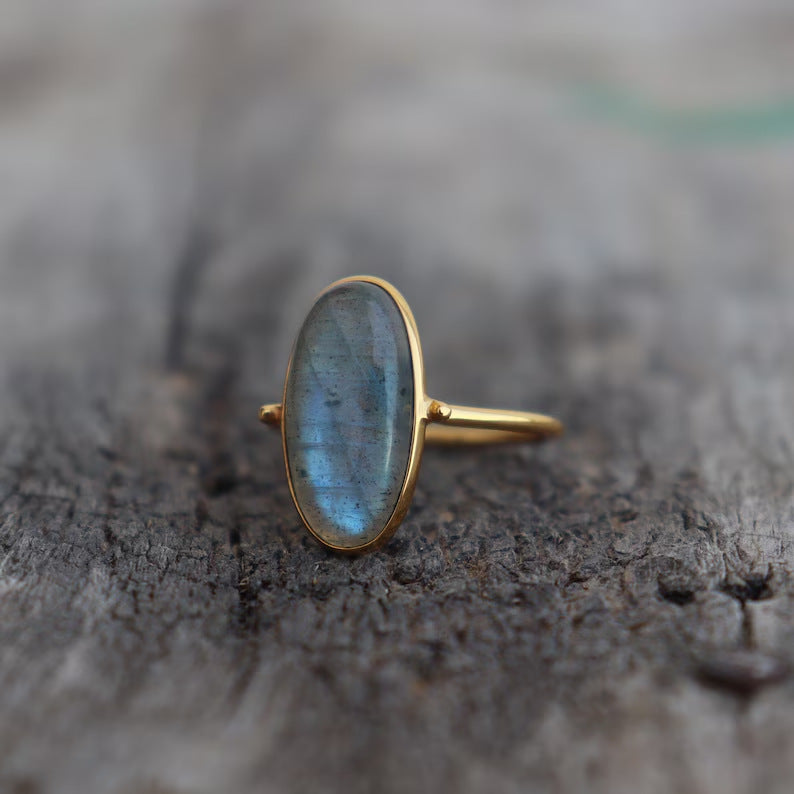 Elegant Labradorite Ring