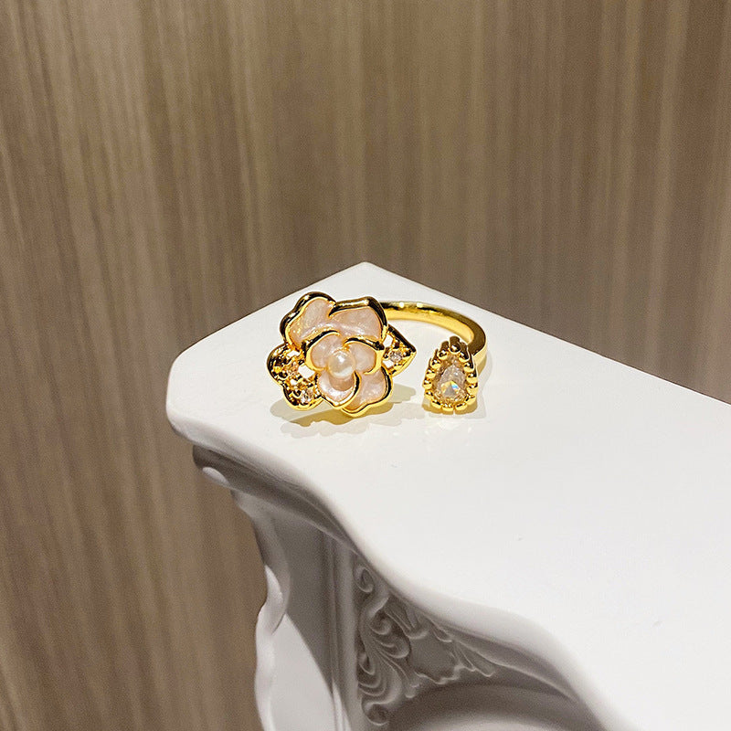 Elegant Pearl Gold Ring