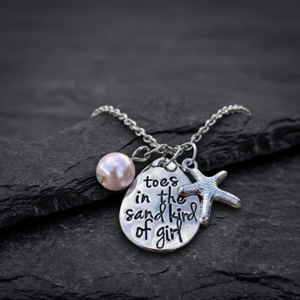 Toes In The Sand Necklace In Silver