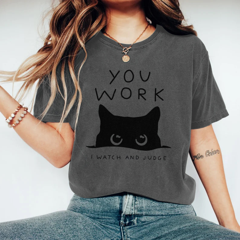 Abstract Creative A Cat That Spies Art Print T-shirt elevenforest