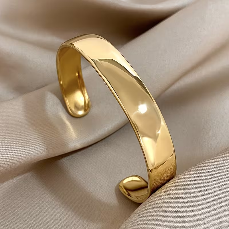Elegant Gold Open Bracelet