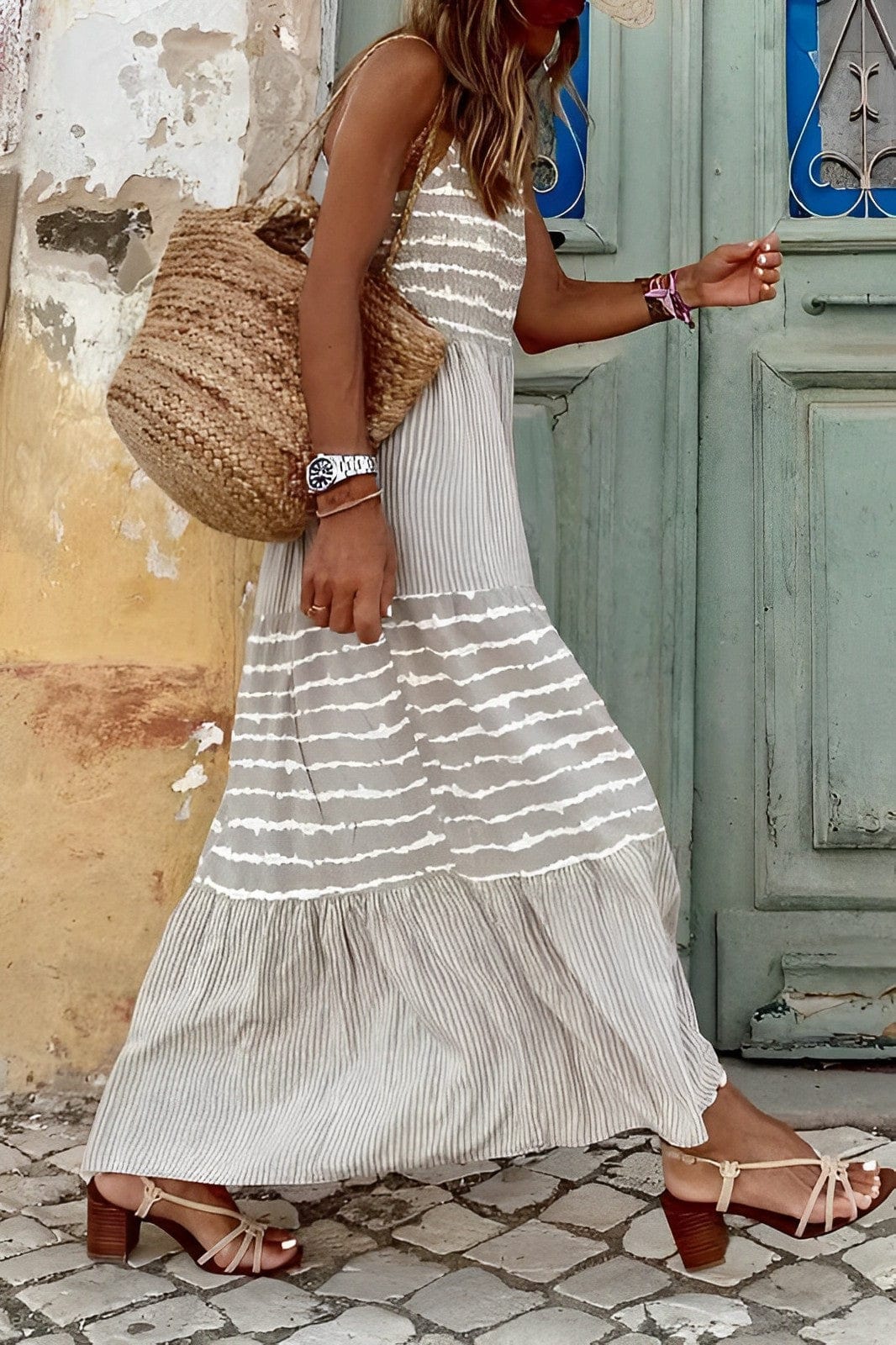 Gracefully Styled Dress for Any Occasion