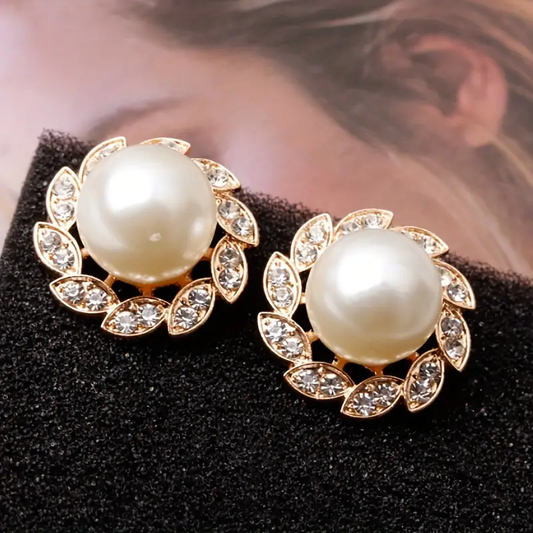 Elegant Pearl And Shiny Leaves Earrings