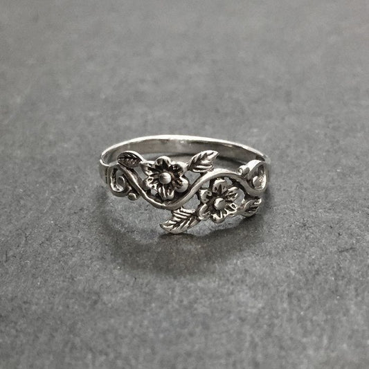 Floral Silver Leaf Ring