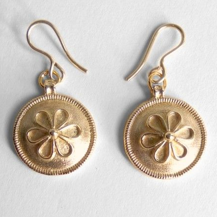Rounded Daisy Gold Earrings