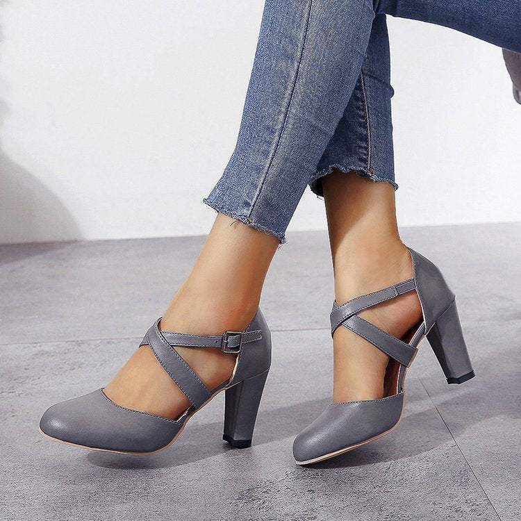 Chic Orthopedic Sandals with Unique Design