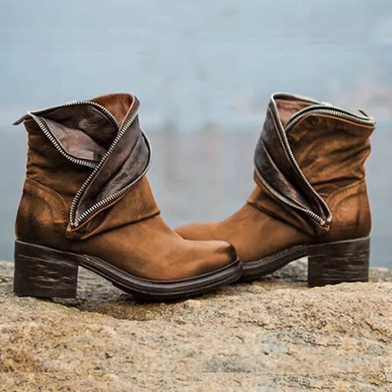 LD | Elegante, fold-over enkellaarsjes met ritssluiting