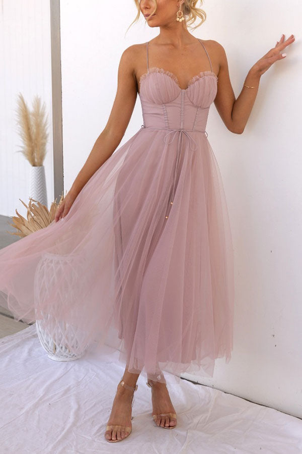 Gracefully Styled Dress for Any Occasion