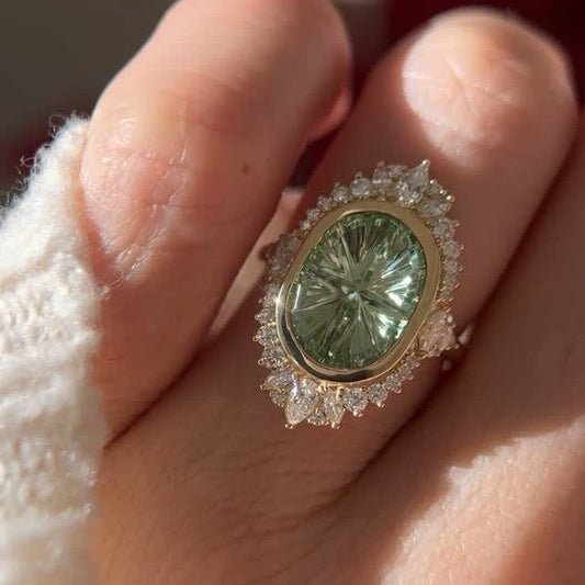 Elegant 14K Gold Green Glass Ring