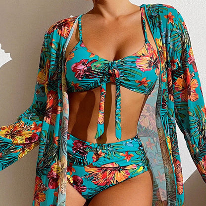 LD | 3-delige bikini met bloemen en gewaad