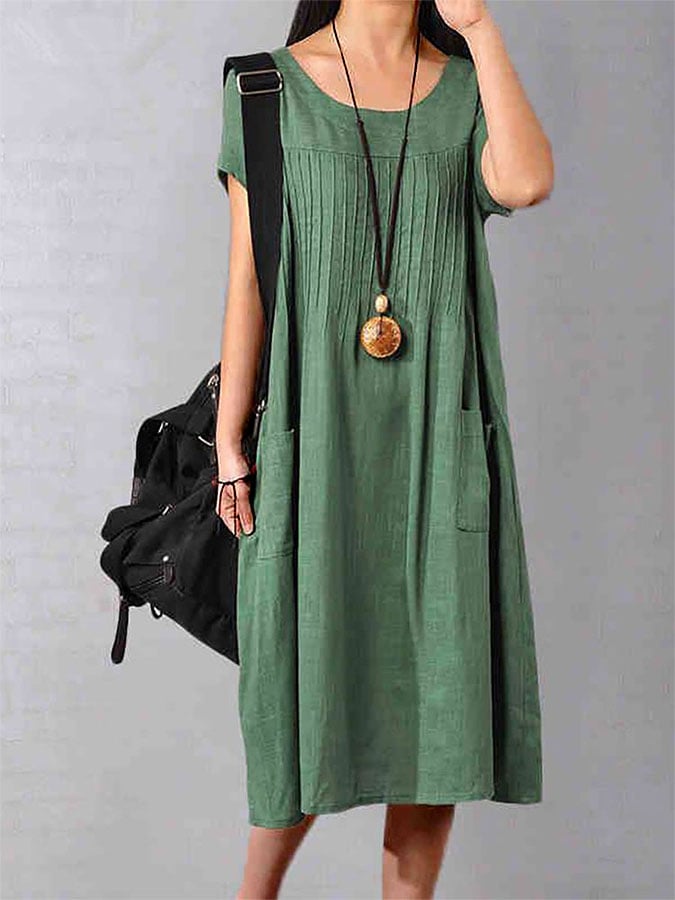 Beautifully Finished Dress in a Timeless Design