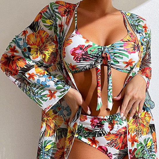 LD | 3-delige bikini met bloemen en gewaad