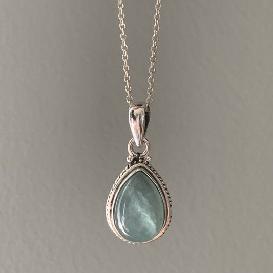 Greenish Drop Stone Necklace