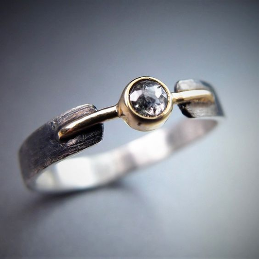 Vintage Simplicity Zirconia Ring