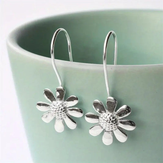 Silver Daisy Earrings
