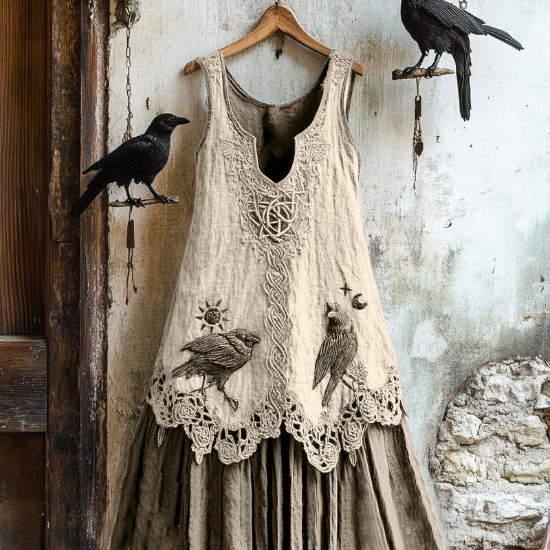 Classic Vintage & Enduringly Stylish Dress