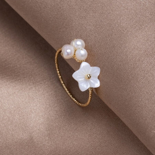 White Blossom Ring With Pearls In Gold
