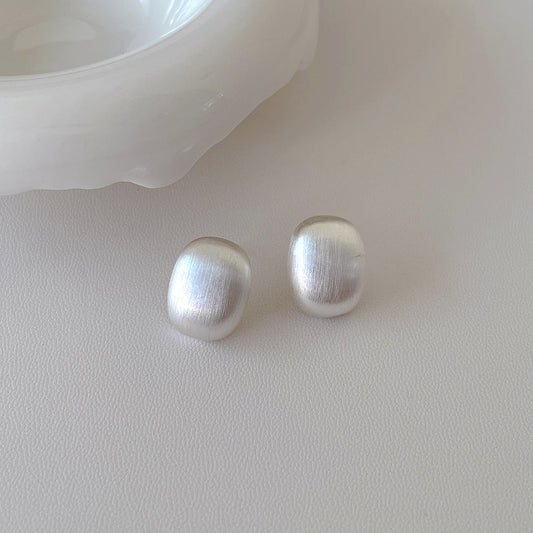 Classic Pearl Earrings