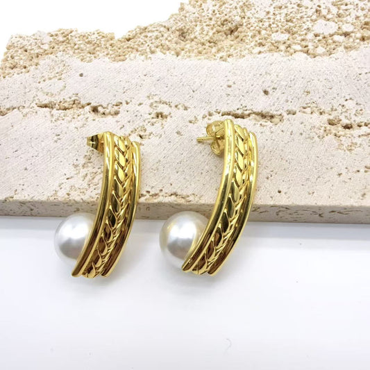 Classic Pearl Earrings