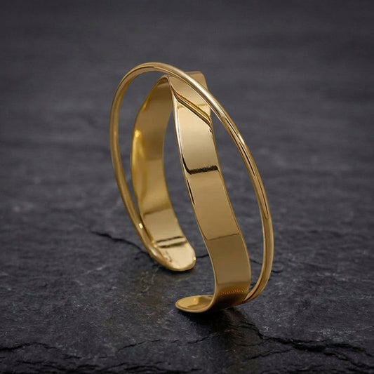 Charming Gold Bracelet For Any Occasion