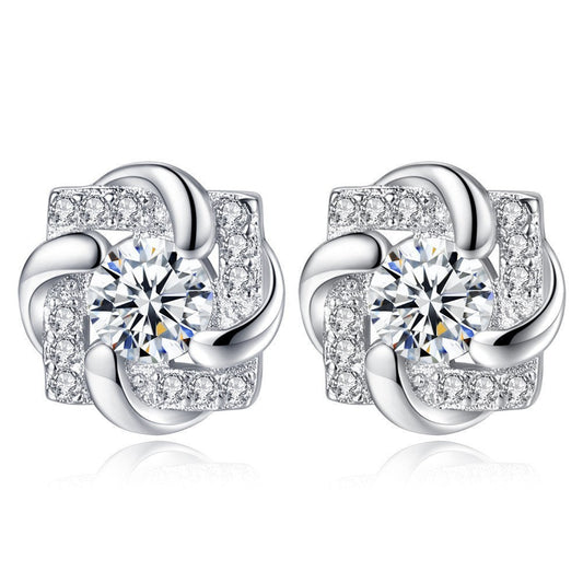 Elegan Twisted Knot Crystal