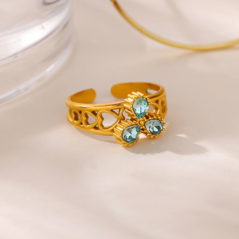 Elegant Aquamarine Gold Ring