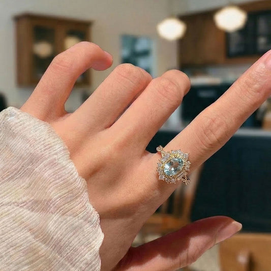Elegant Aquamarine Ring
