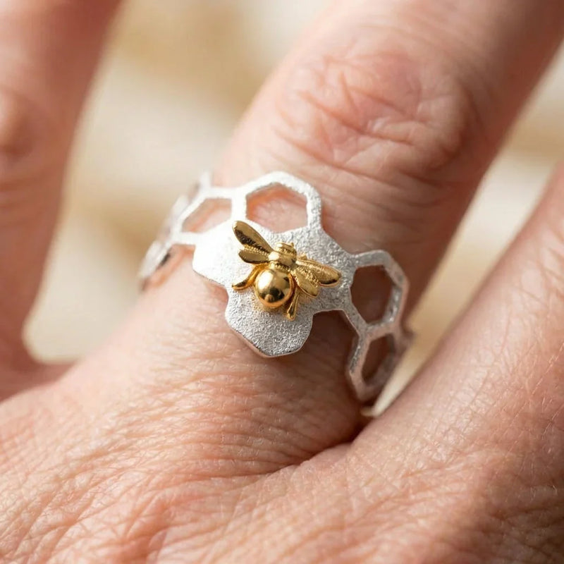 Elegant Bee Geometric Ring