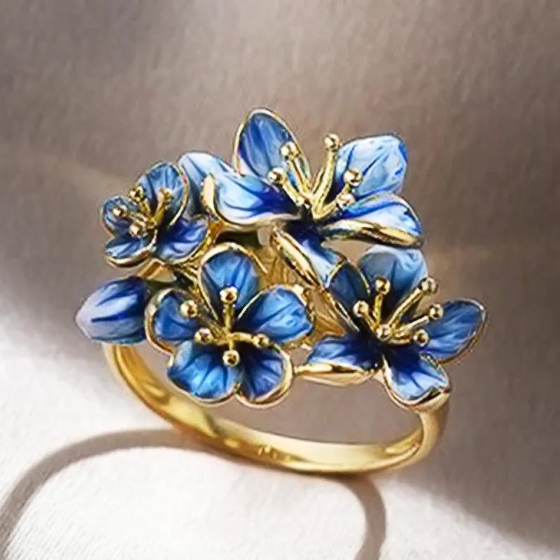 Elegant Blue Flower Ring
