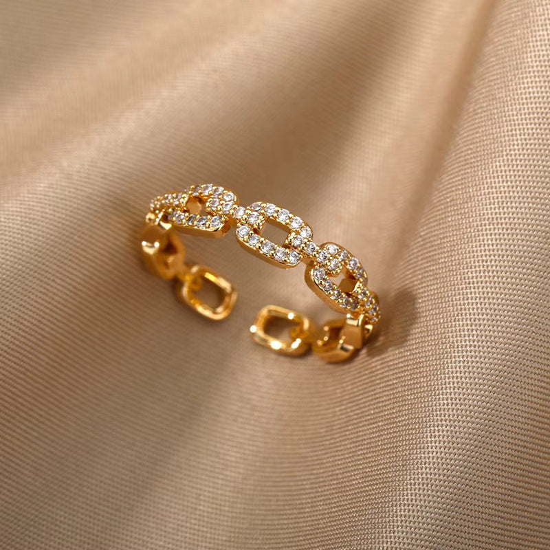 Elegant Chain Link Ring