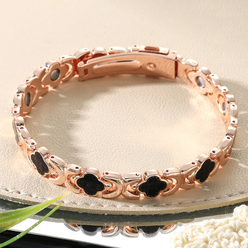 Elegant Clover Bracelet