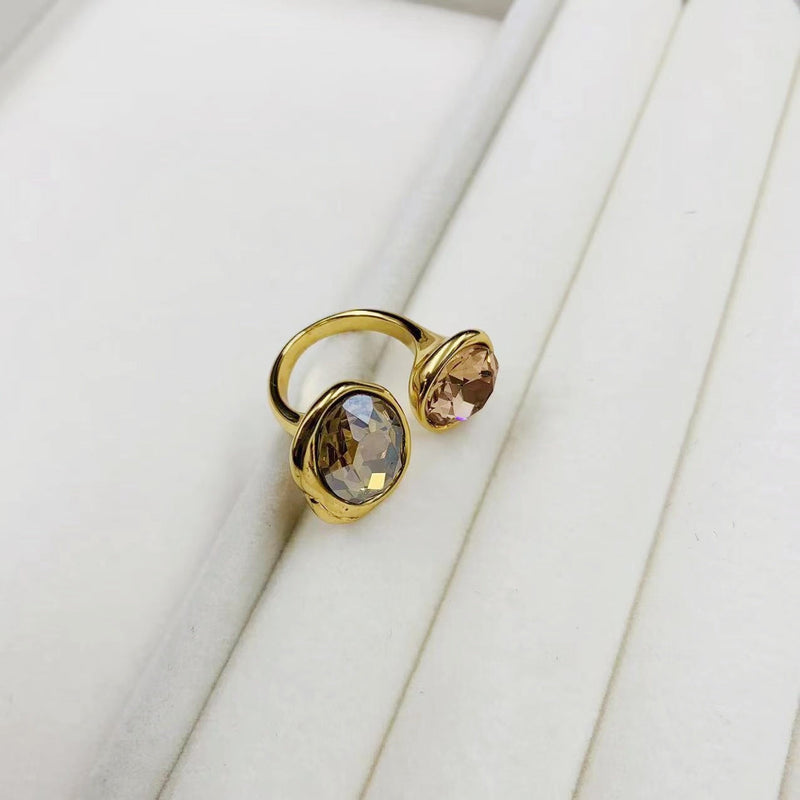 Elegant Crystal Ring
