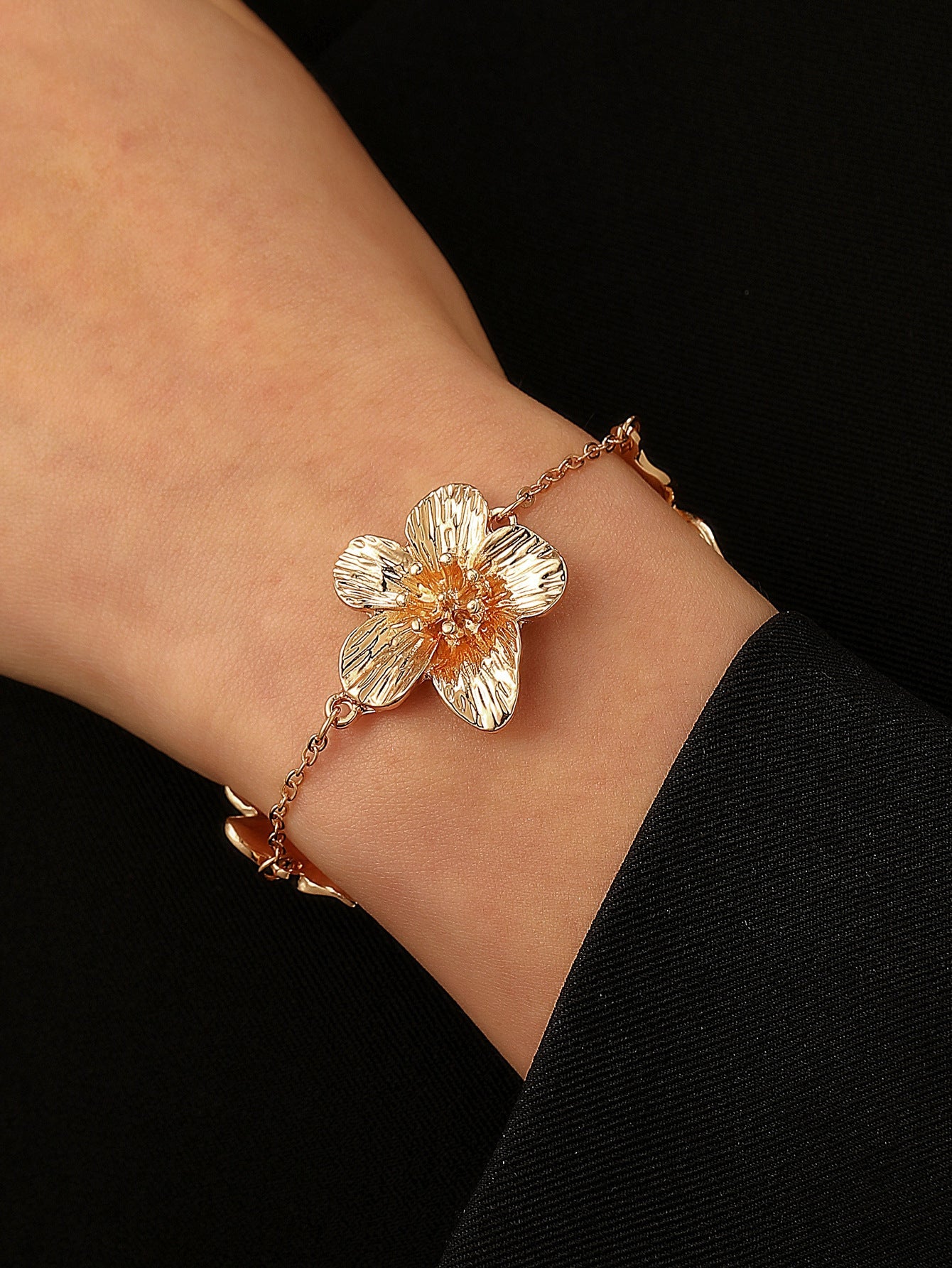Elegant Flower Bracelet