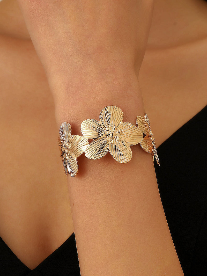 Elegant Flower Bracelet