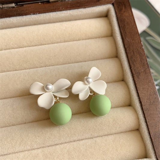 Elegant Flower Pearl Earrings