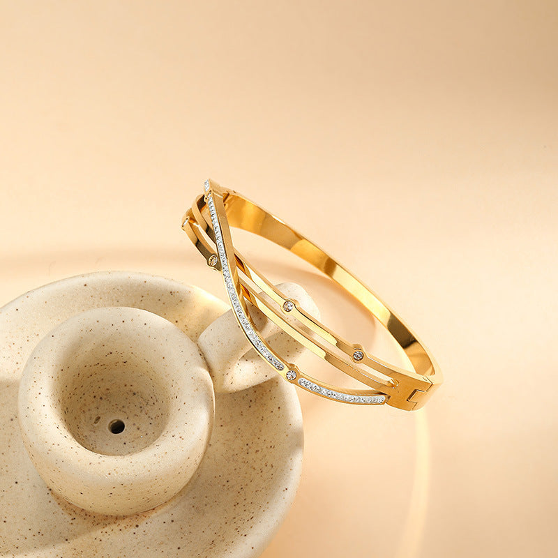 Elegant Gold Bracelet