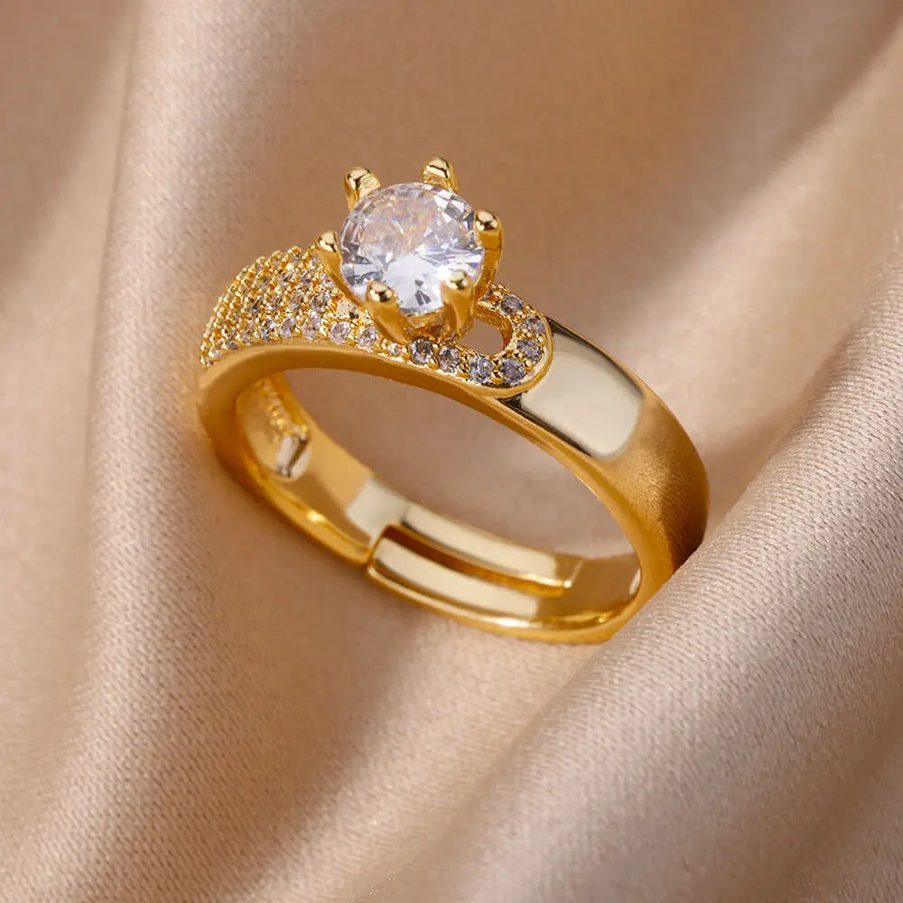 Elegant Gold Diamond Ring