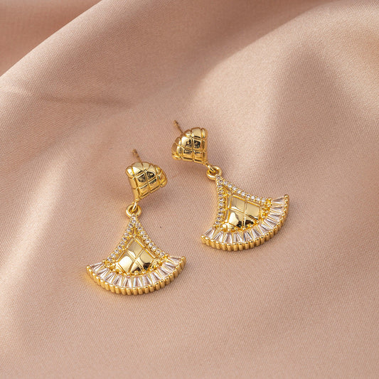 Elegant Gold Fan Earrings