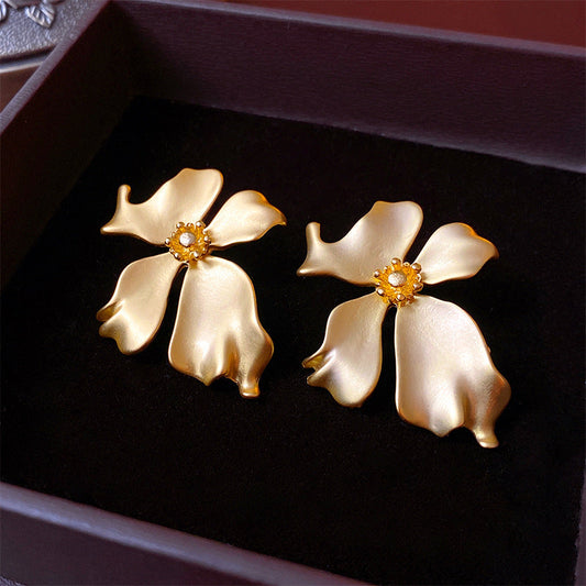 Elegant Gold Flower Earrings