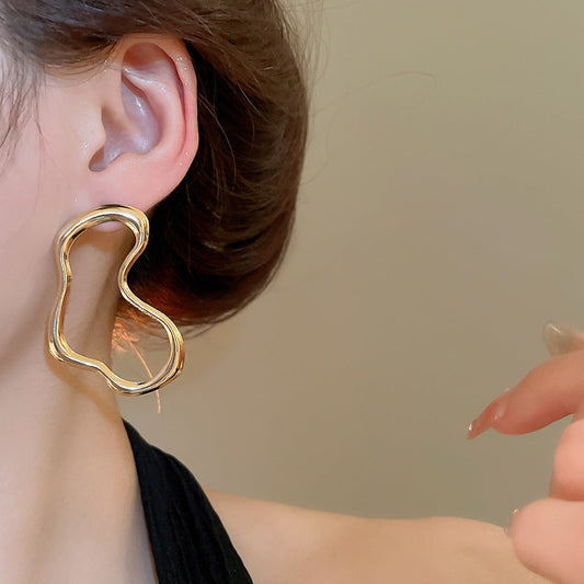 Elegant Gold Hoop Earrings