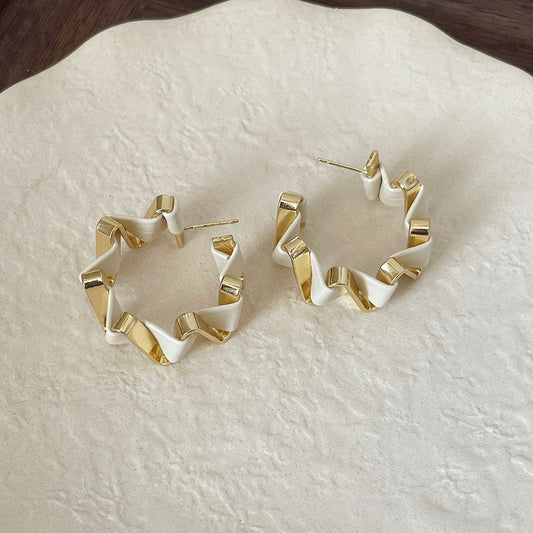 Elegant Gold Ribbon Earrings