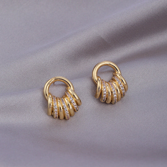 Elegant Gold Shell Earrings