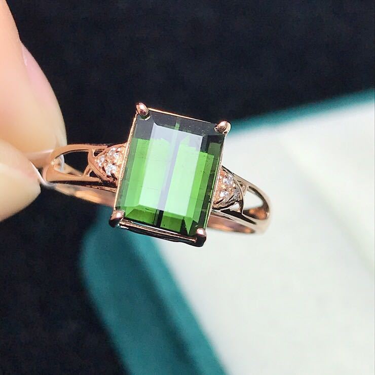 Elegant Green Peridot Ring
