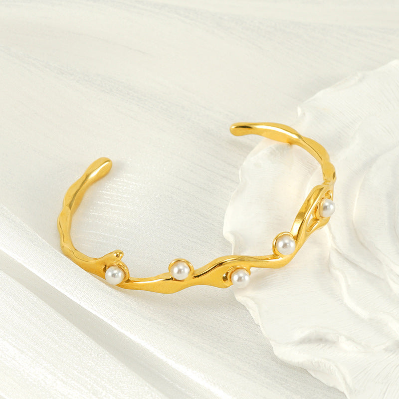 Elegant Pearl Bracelet