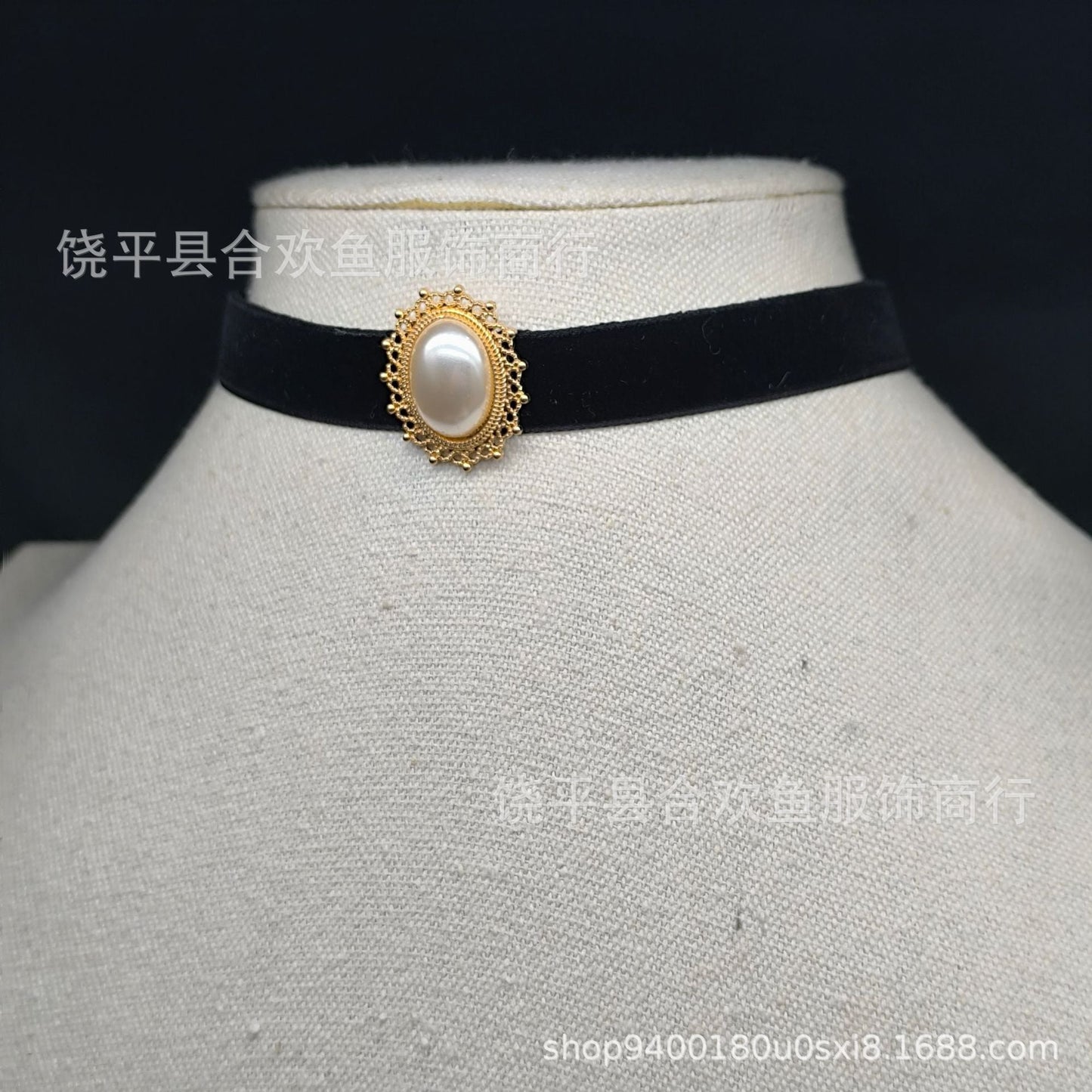 Elegant Pearl Choker Necklace